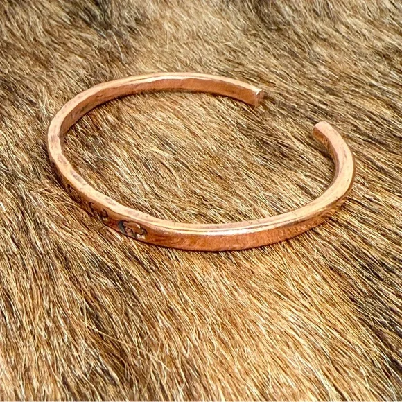 Elegant Shirley Plummer Copper Bracelet - Picture 5 of 6
